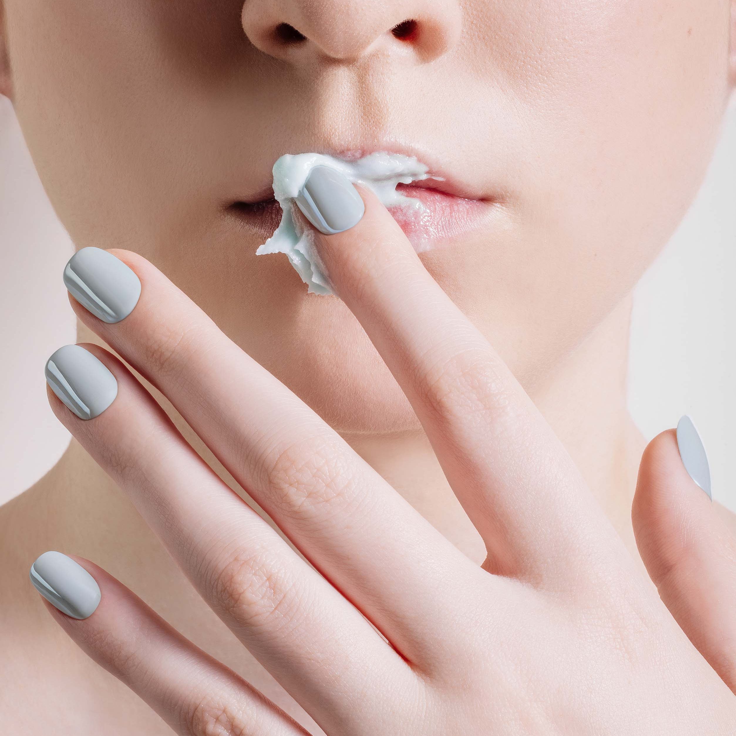 Hellblaue press-on naegel